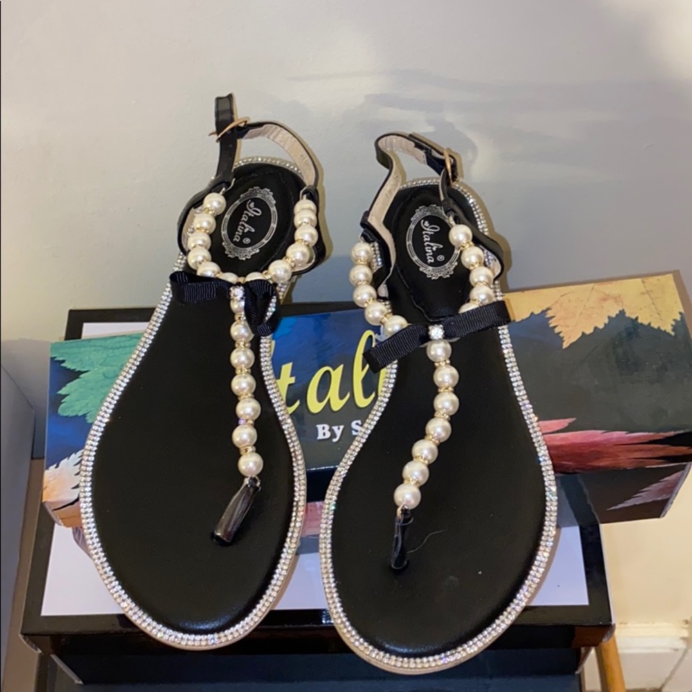 Pearl sandals